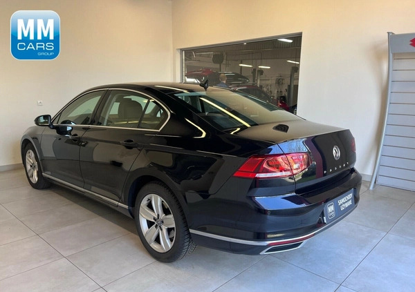 Volkswagen Passat cena 112850 przebieg: 66371, rok produkcji 2019 z Zabrze małe 529